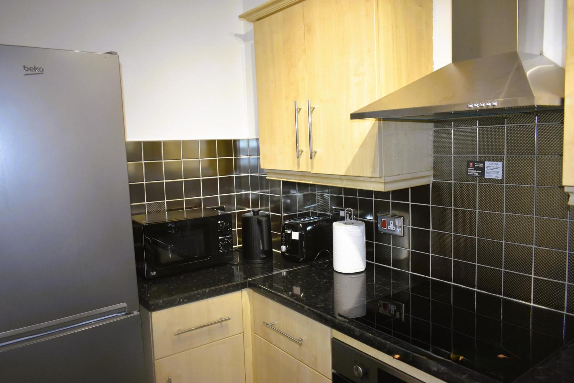 Luxury 2 Bed House With 3 Beds,3 Free Parking Lot In Dartford Near Town Centre, Adjacent Bus Stop, Train Station, Bluewater Mall, 25Mins To London City Airport,20 Miles From Central London Bagian luar foto
