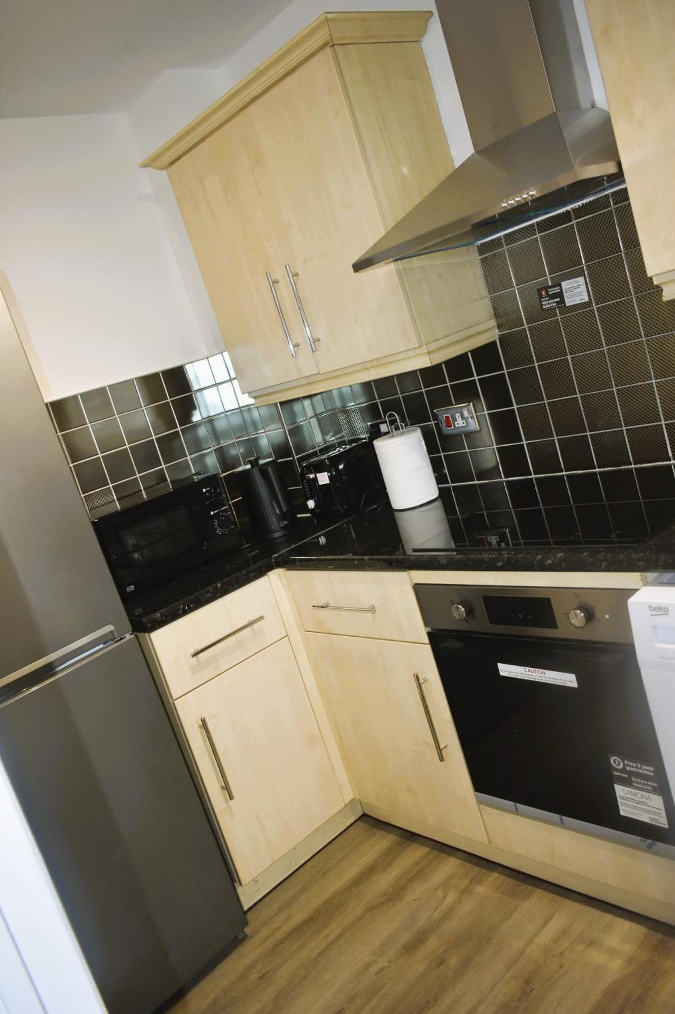 Luxury 2 Bed House With 3 Beds,3 Free Parking Lot In Dartford Near Town Centre, Adjacent Bus Stop, Train Station, Bluewater Mall, 25Mins To London City Airport,20 Miles From Central London Bagian luar foto