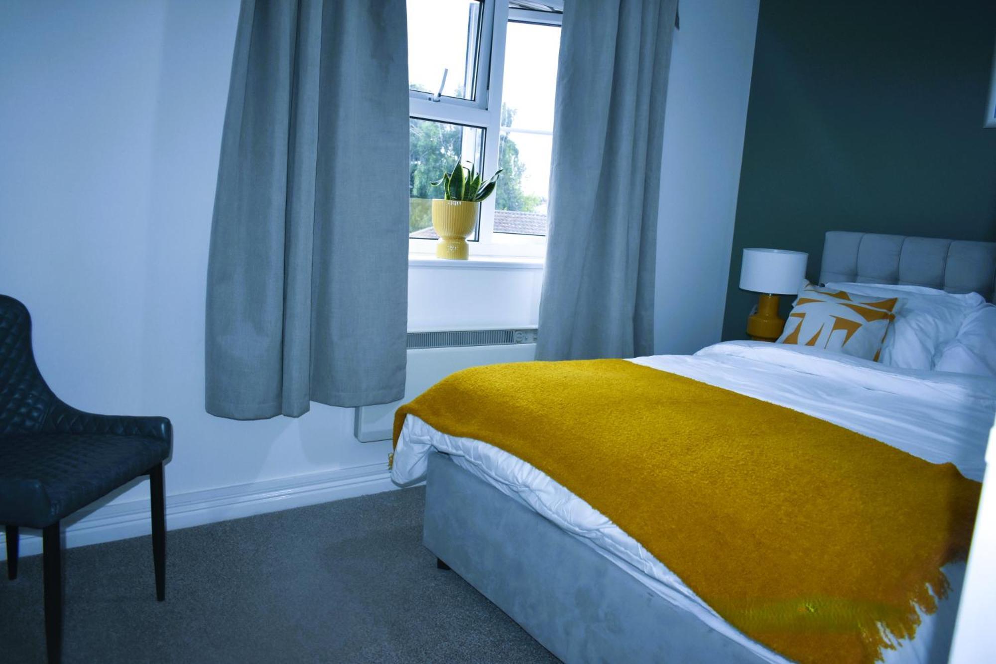Luxury 2 Bed House With 3 Beds,3 Free Parking Lot In Dartford Near Town Centre, Adjacent Bus Stop, Train Station, Bluewater Mall, 25Mins To London City Airport,20 Miles From Central London Bagian luar foto
